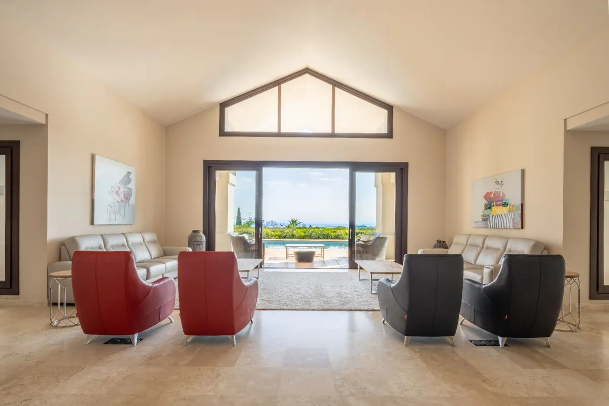 8568b8d5-3572-42d3-bf0a-a37c2c775c28