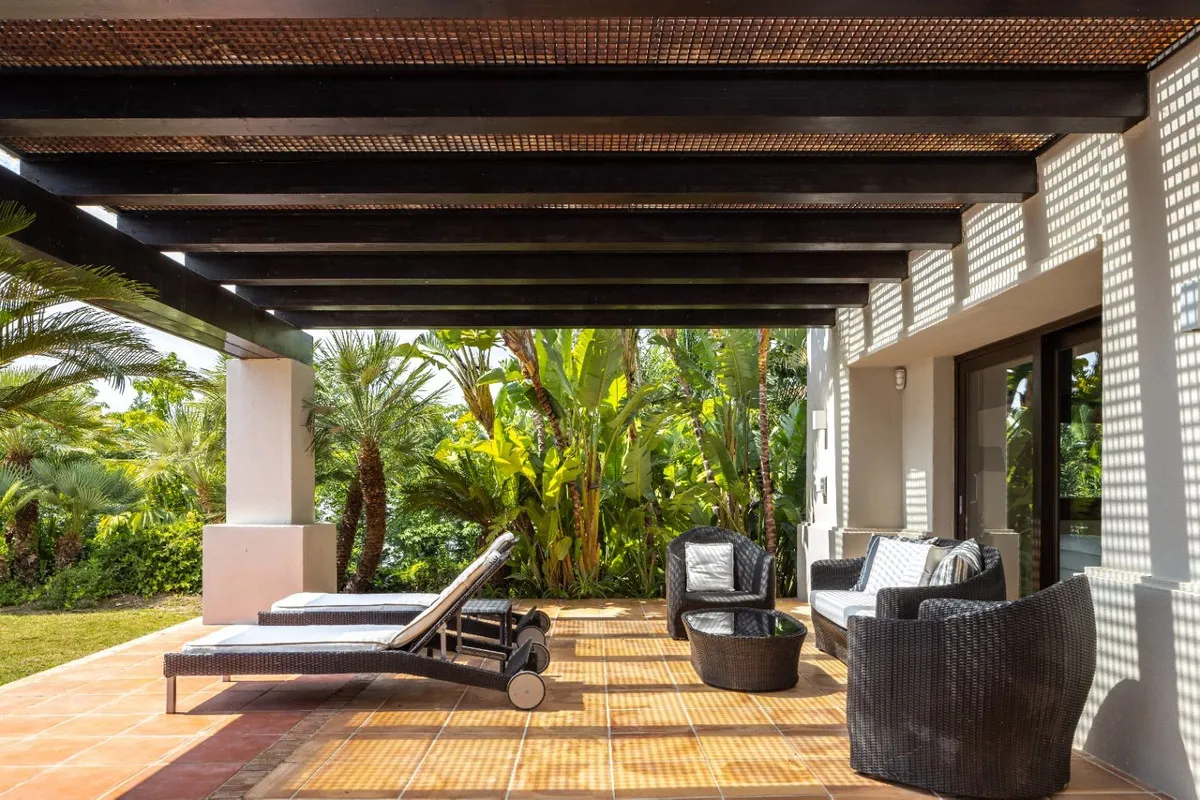 a325d9d6-a260-4107-a489-286cc342a16c