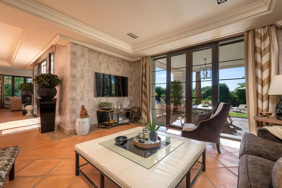 49bc5e30-2b26-4d2c-b125-e585ce859bf5