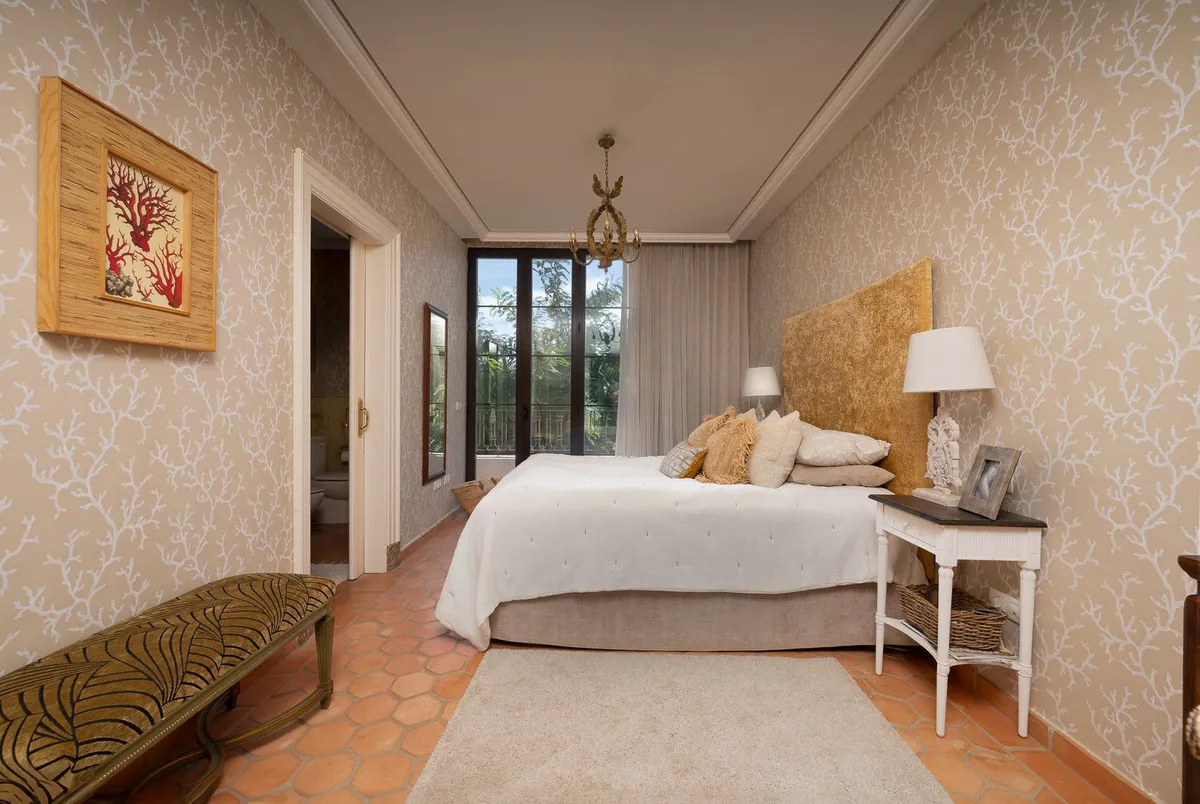 bd9509a5-e7a2-42a7-a276-e1976813b826