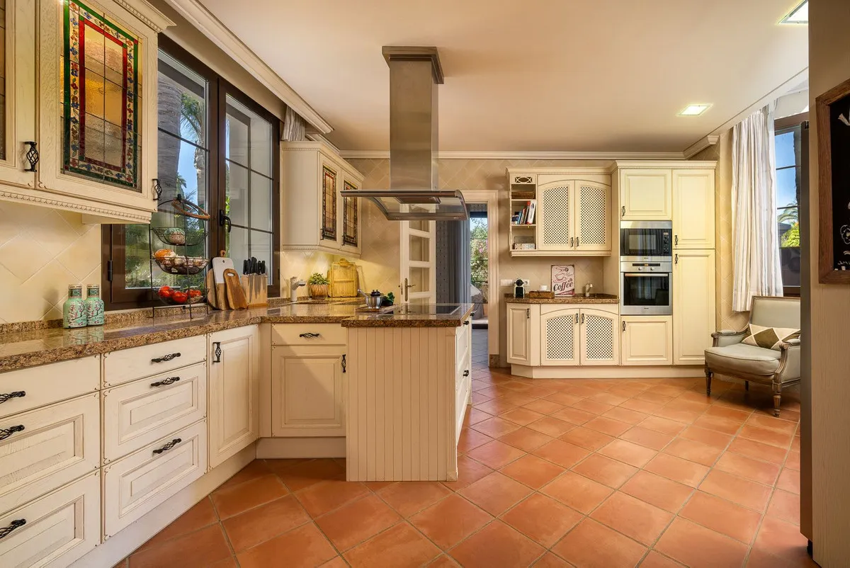 e60d16ef-4851-47c6-891b-5d841bc7c983