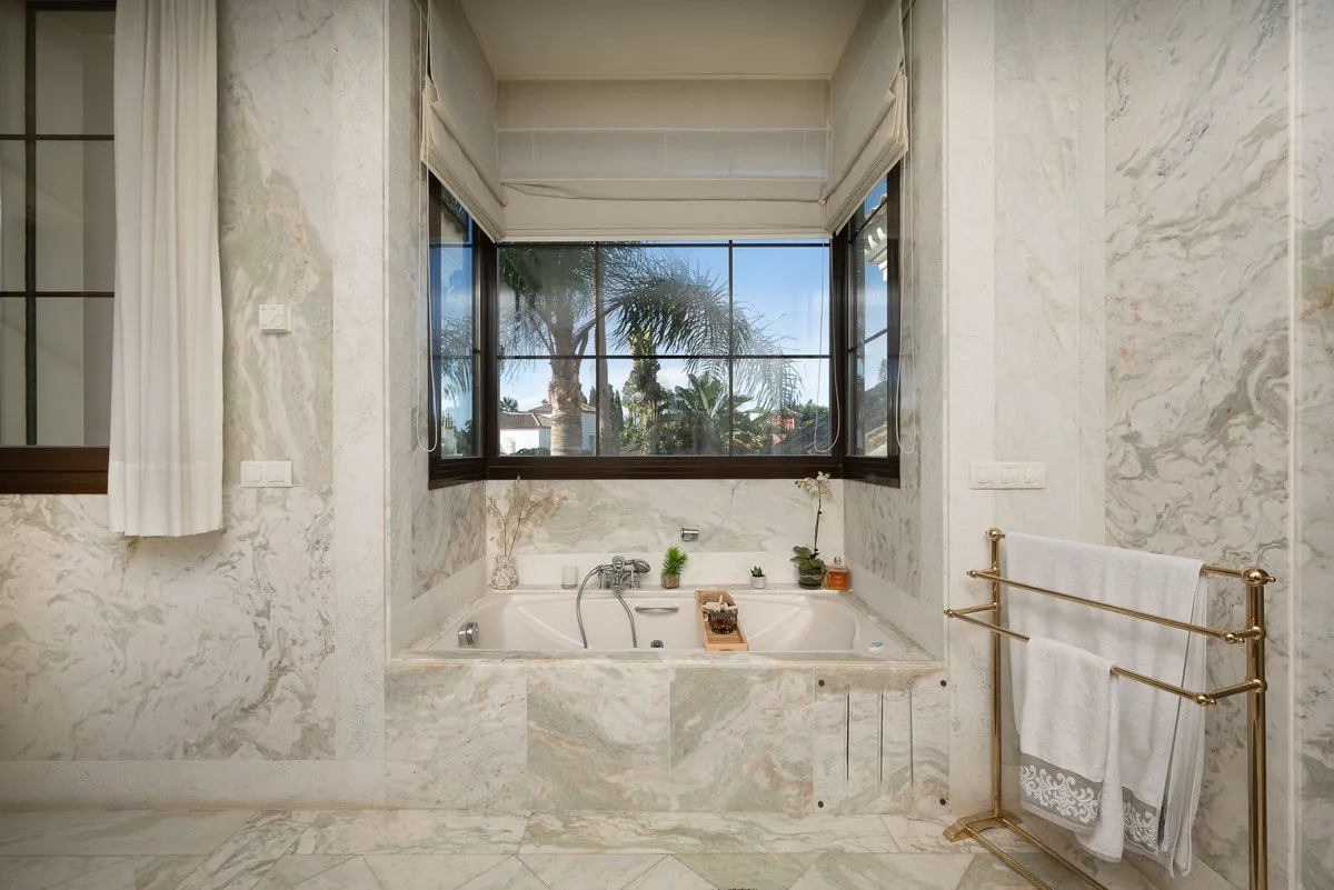 f96b32f7-e739-4f83-a05e-dfc6b424b00f