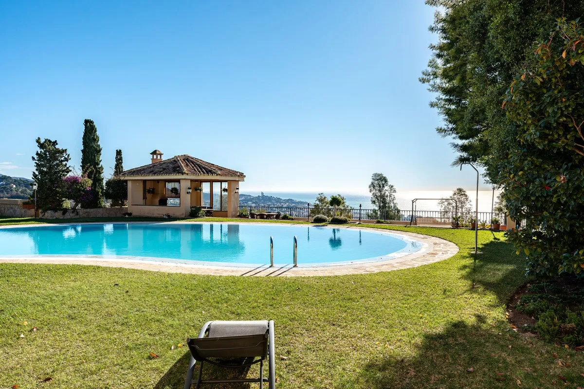 e6cc916c-0035-42a1-9436-733556ff1581