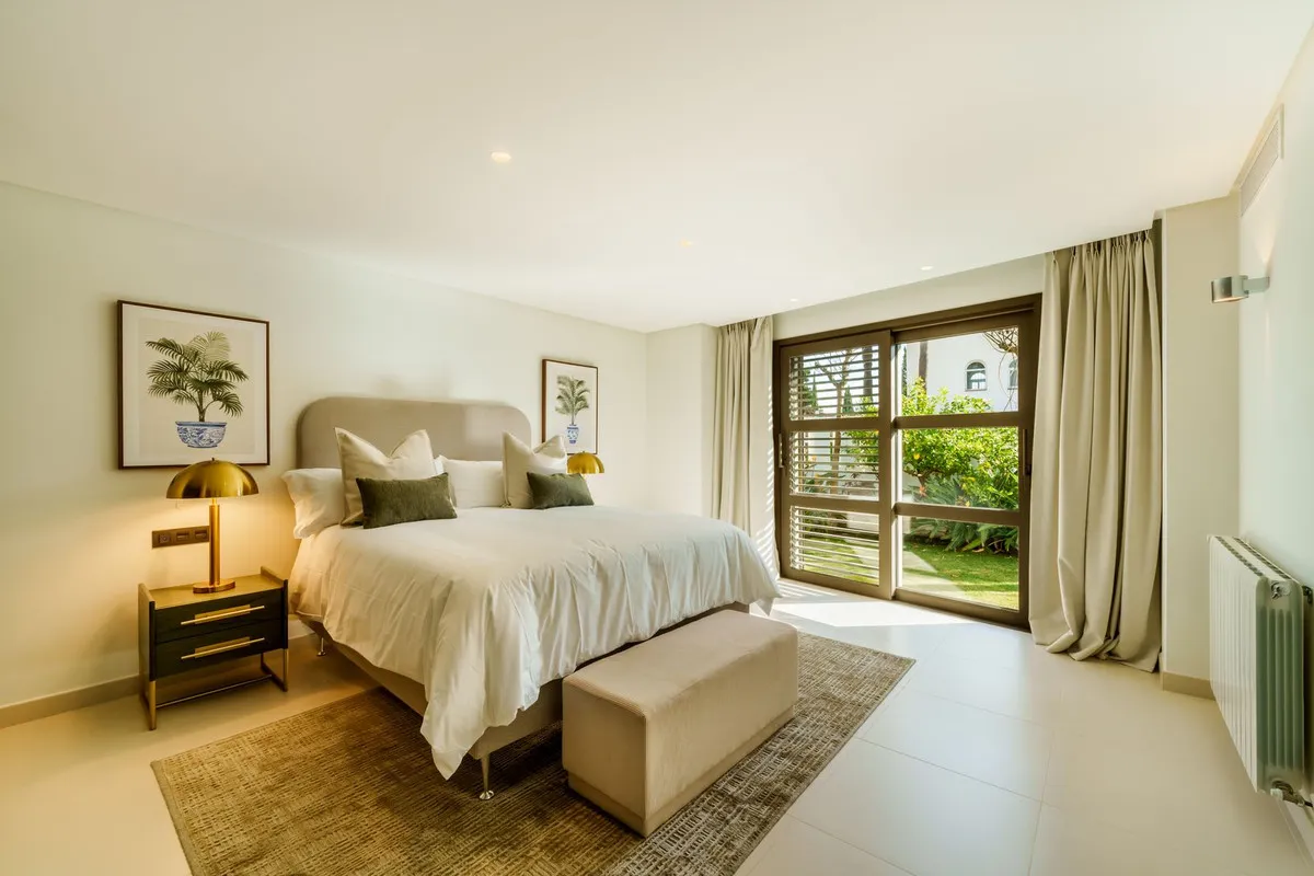 832e917b-755f-4898-9fc7-b22a1dc65b95