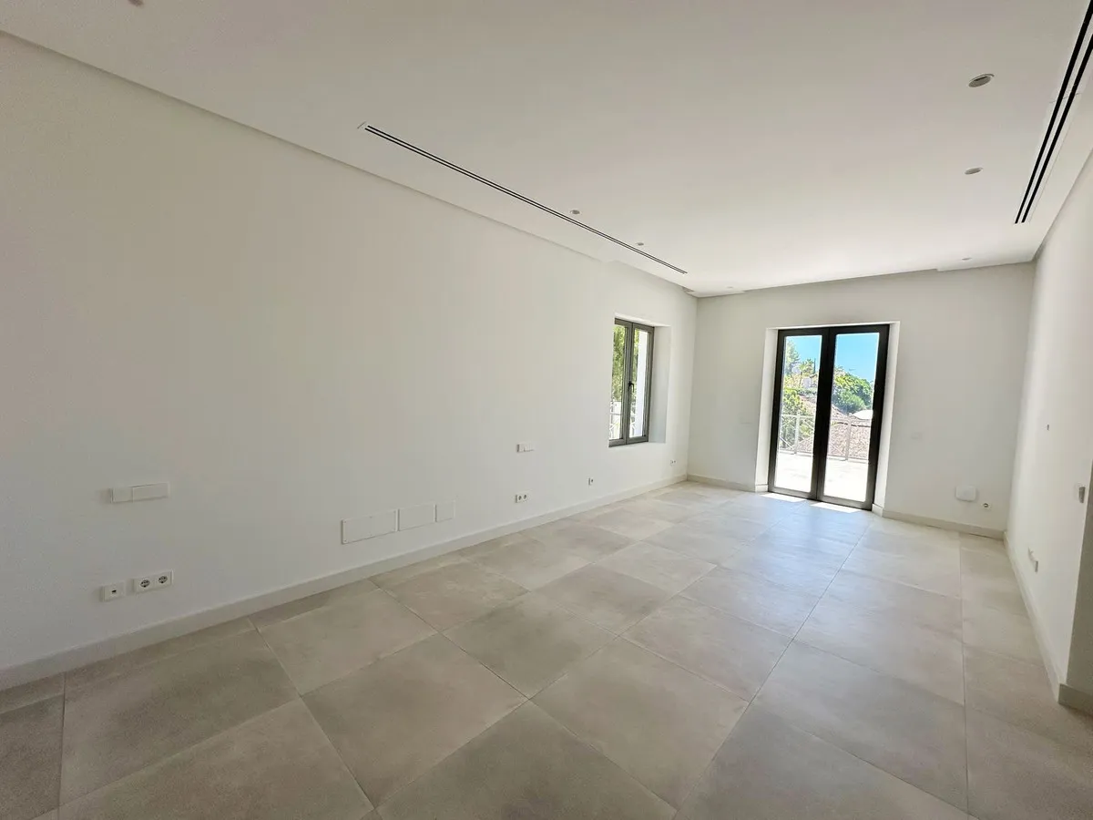 d4efb125-32a3-46a9-a950-465cbb22b704