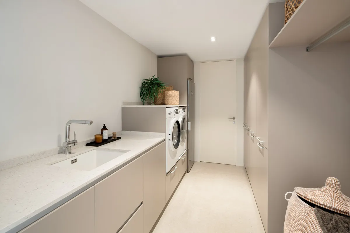 0bff2c98-3692-485a-b837-7962b621dc85