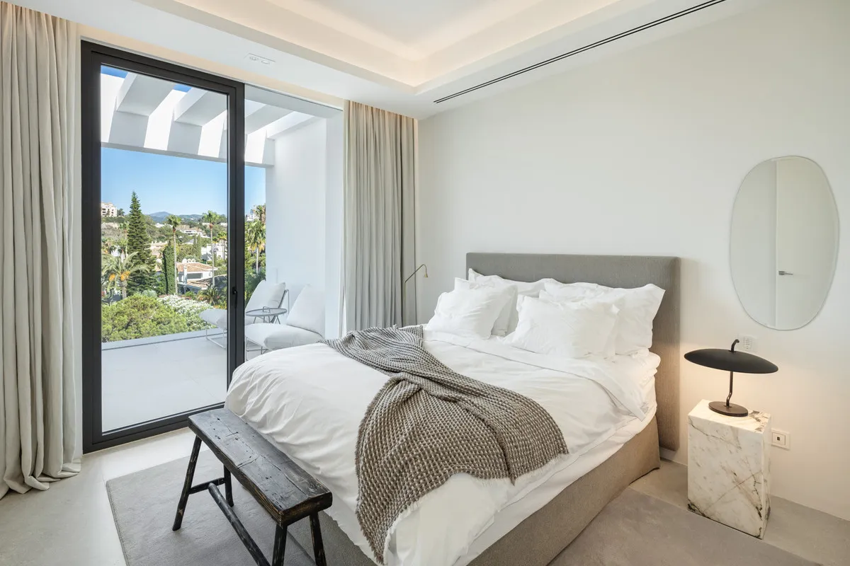 d90a4d4f-c123-4515-a7a7-b01a27ca5235