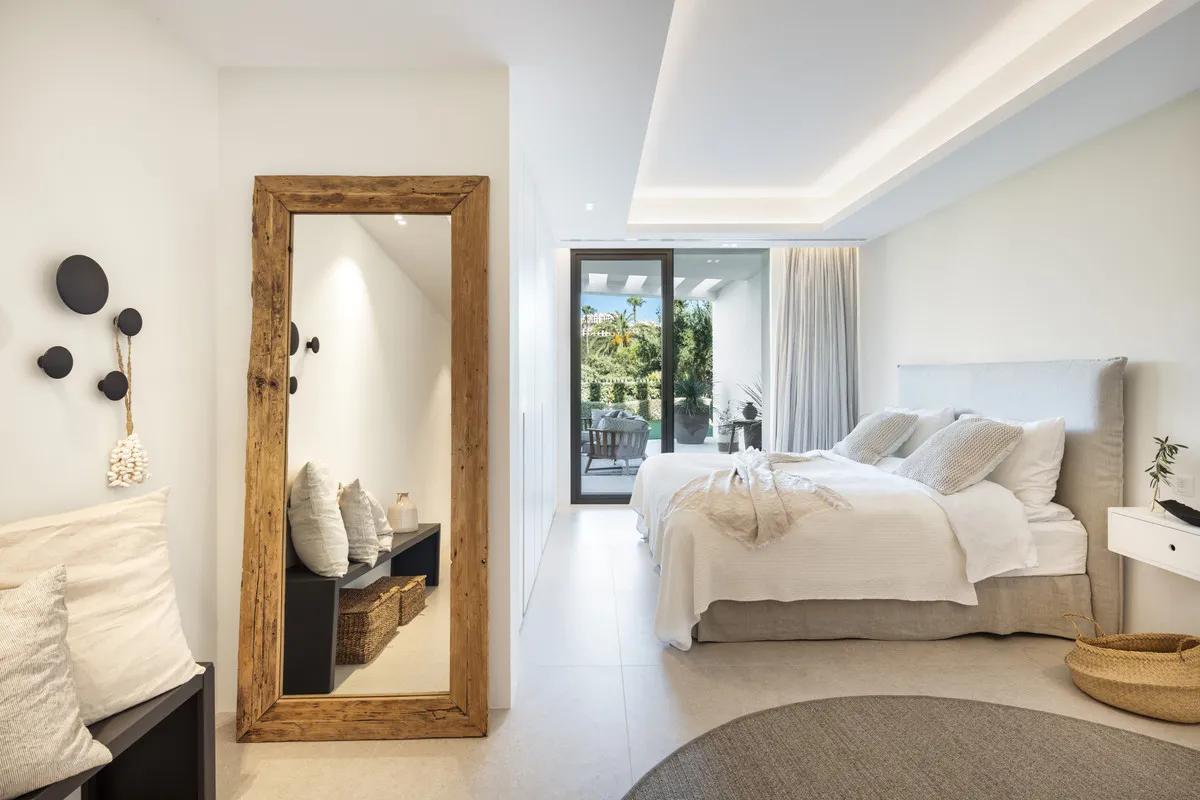 f13543e8-19c3-4e31-a4e2-21fefef8a18d