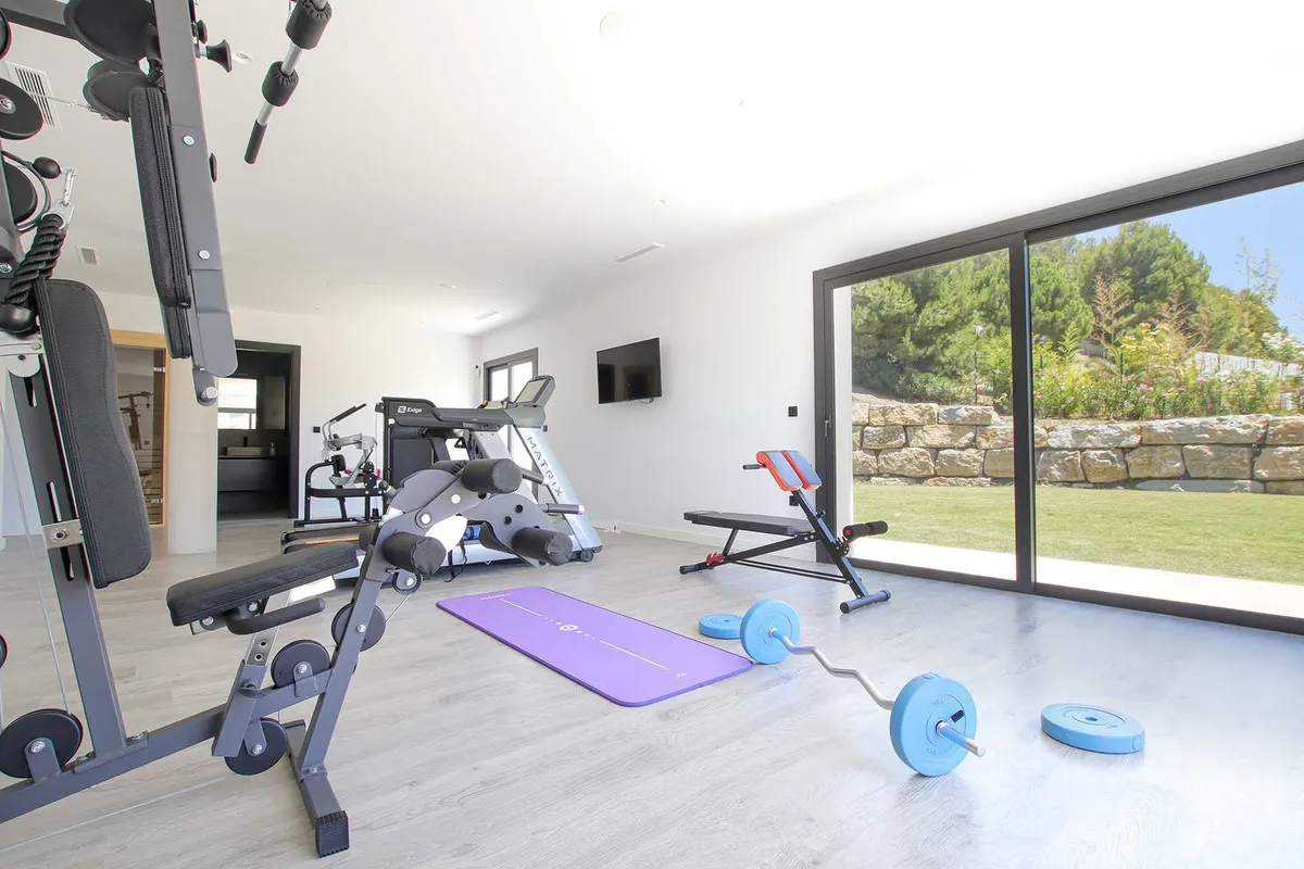 a2dda0e8-cbb4-49fc-b95a-6657f22dd743