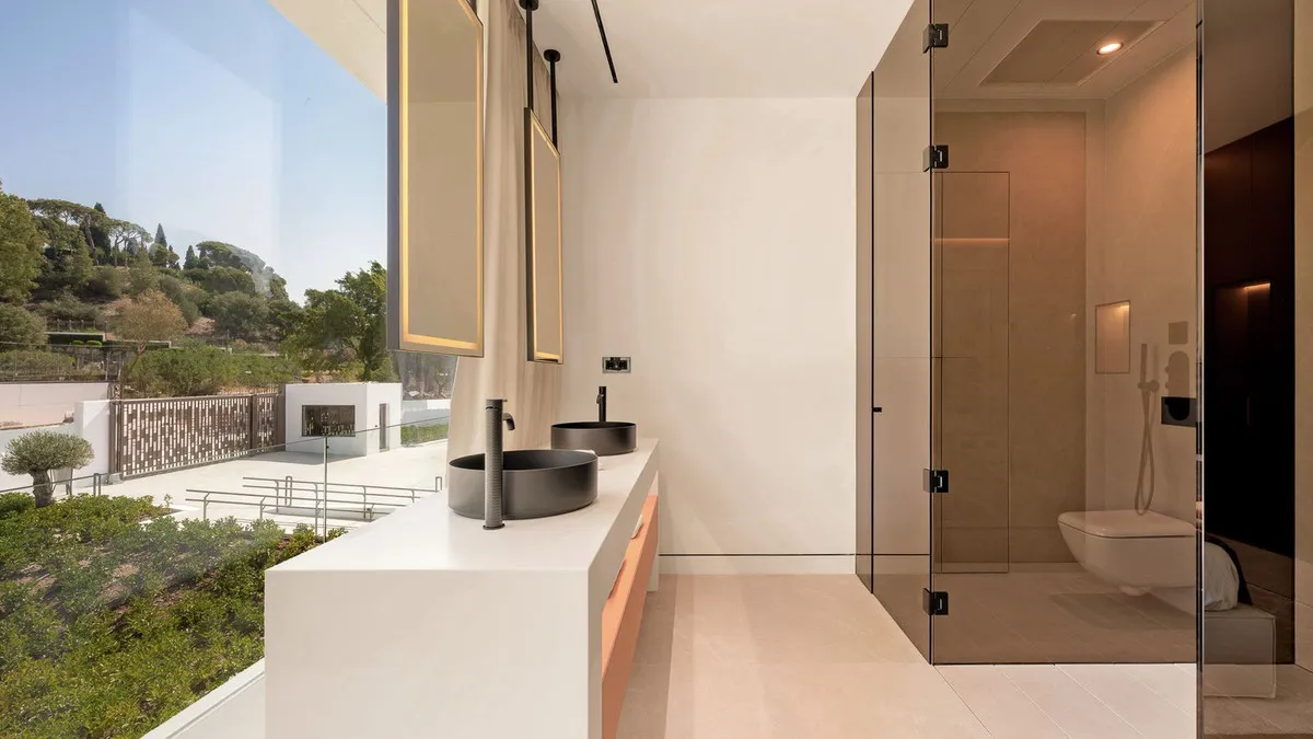 2ceb7b3c-05fe-4d63-b42b-1052b8b7932d