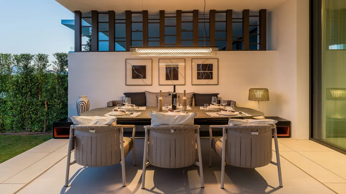 d8028098-0752-4b5d-93a2-ee790367b82b