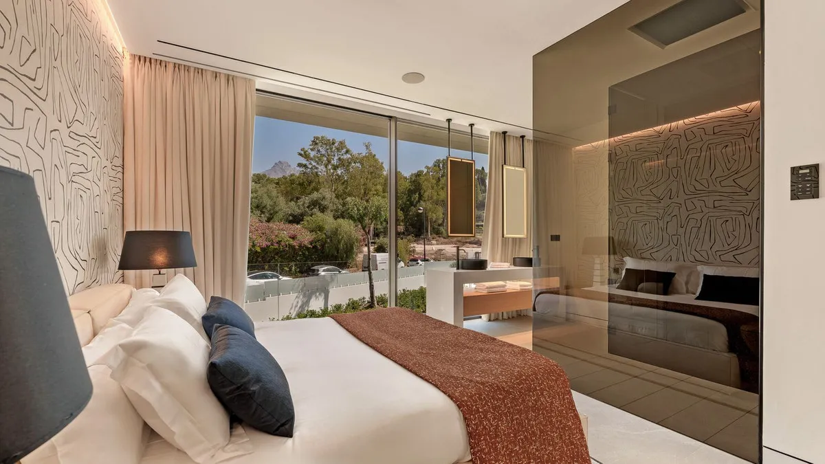 ecfc951c-3c00-4e93-9308-7676f4b6ecdc