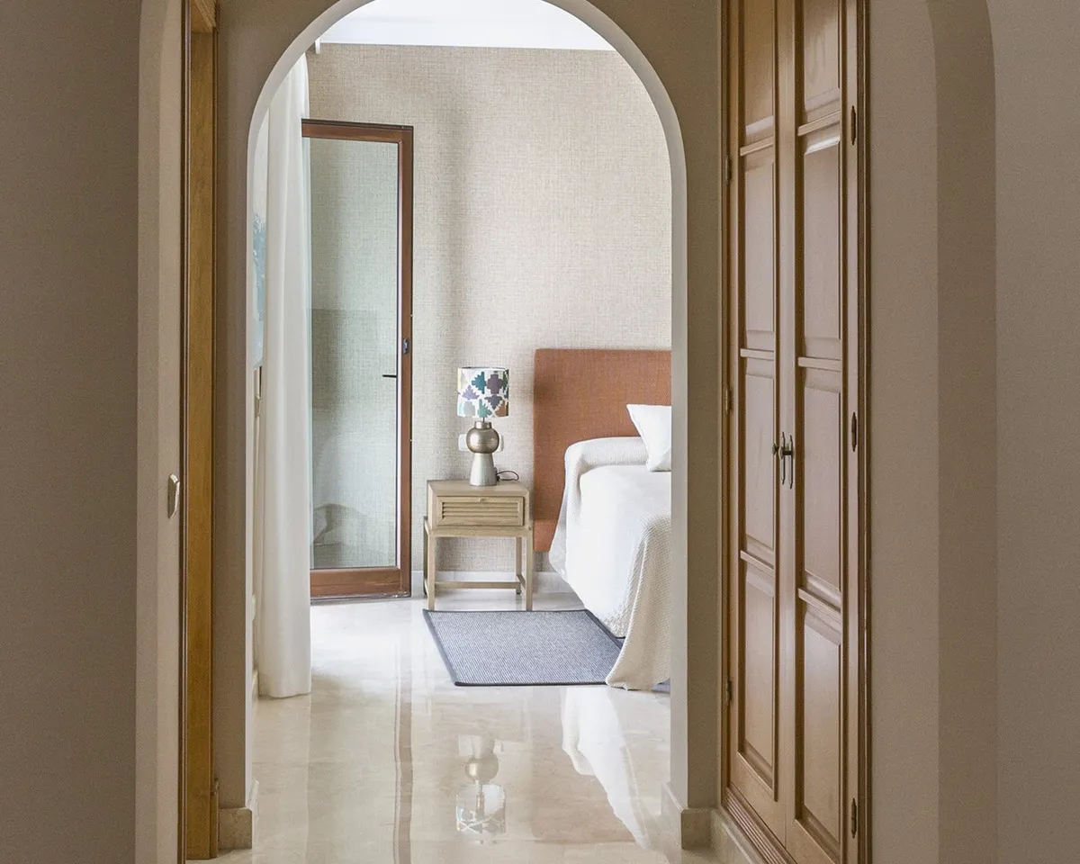 66858738-f2b5-4f2d-ba0c-95b557fead15