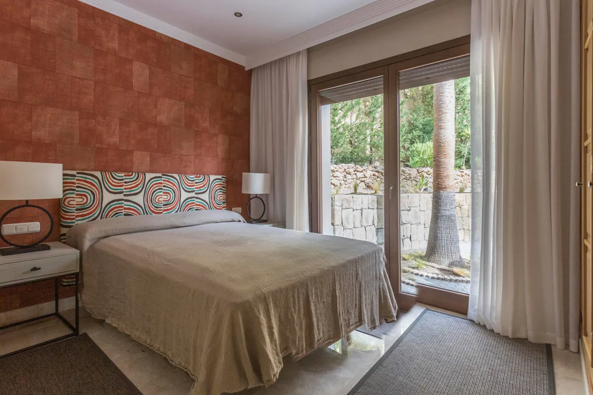 86f026cd-3848-4ae1-afa0-39dc5f430434