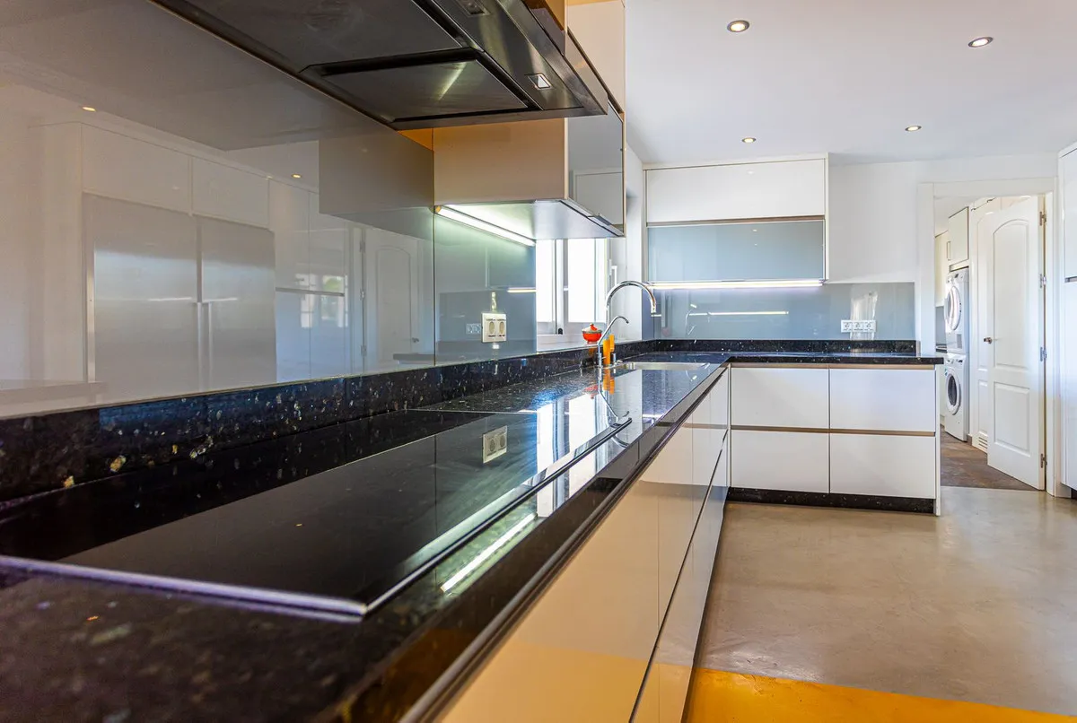 39b7ff0b-e4f8-4b18-a999-621755b058c9