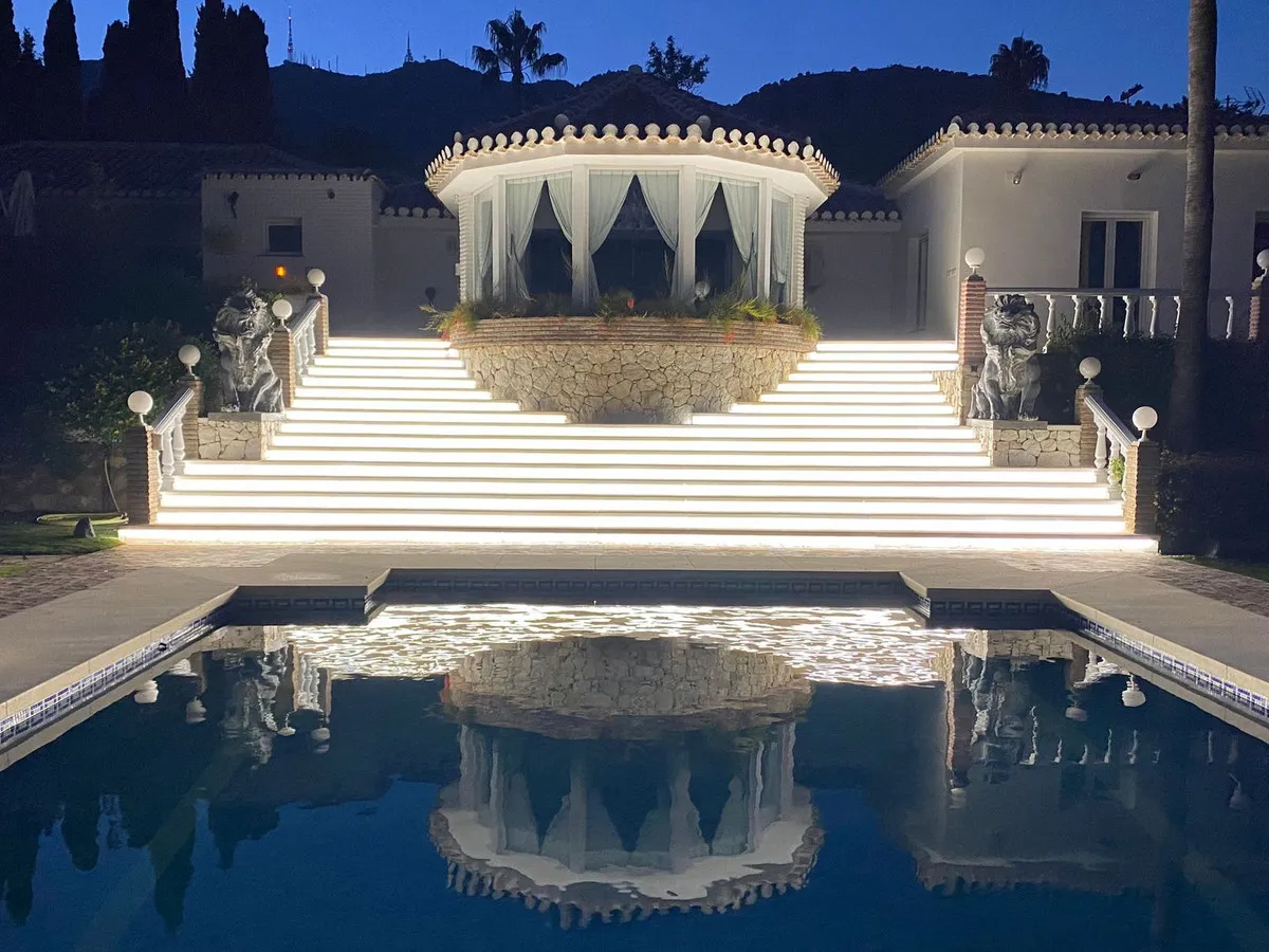 58833d5d-4f54-4820-9ab7-f9d50cbd1d8e