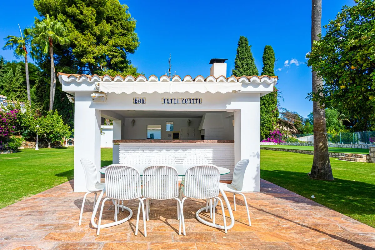 ef8f3642-36e6-4052-88e5-feaea5245511