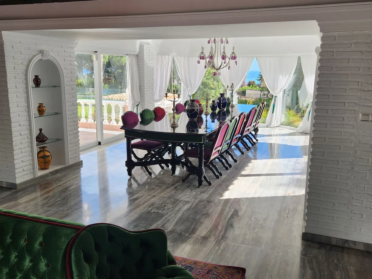 f4586964-852e-4745-a5c7-cdaf8ceb8583