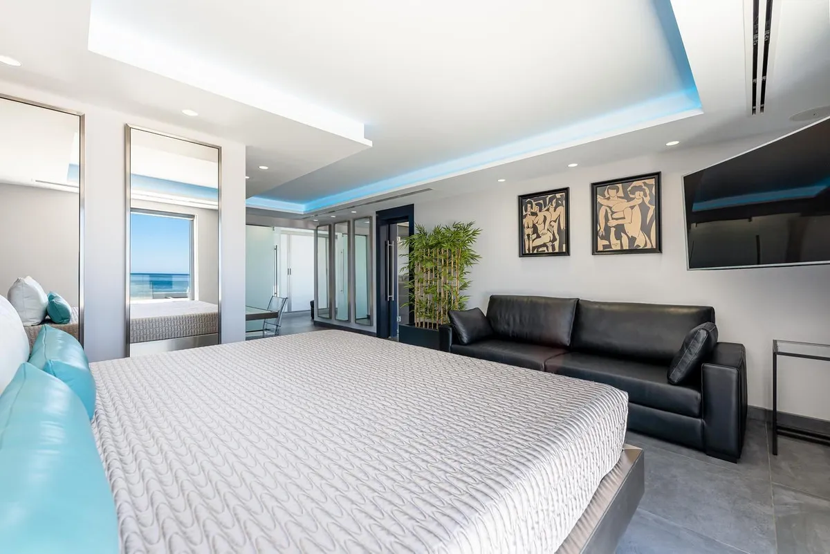 3fe56a69-0abe-4ddd-b050-3f8bf407825d