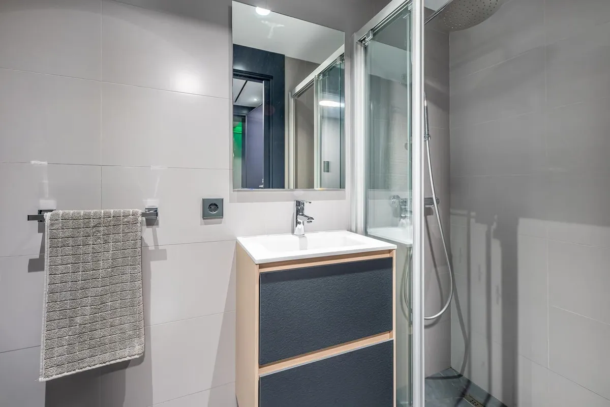 8e5fa8bd-7db0-4a7b-8cf4-b5a474d0404d