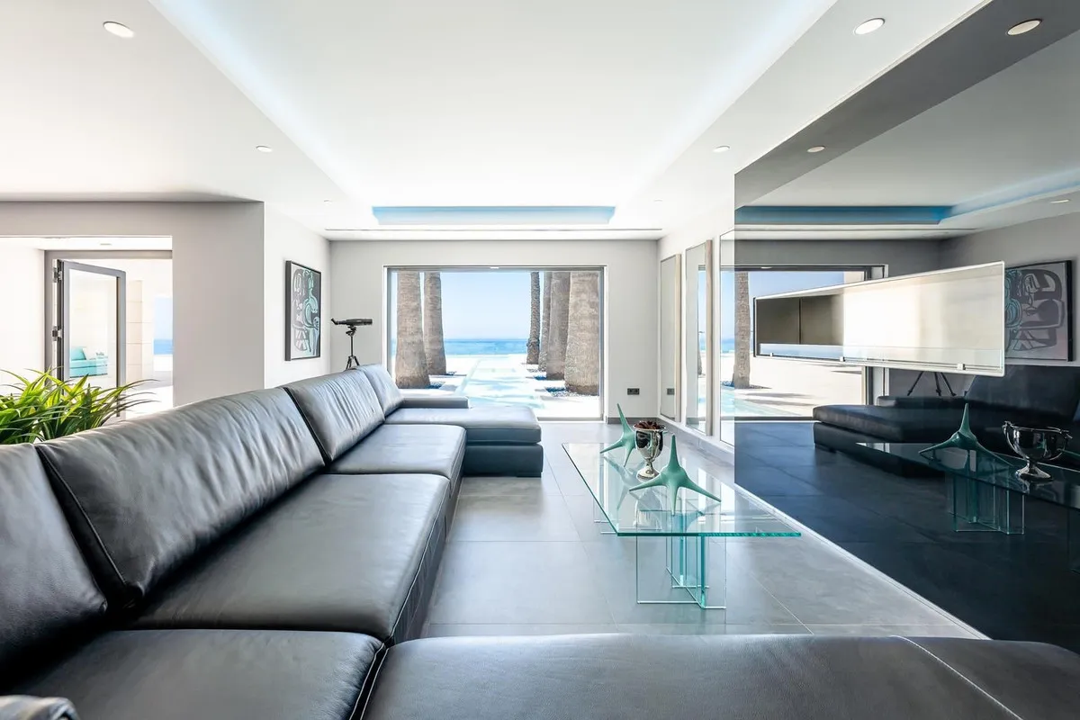 e2165412-d748-4360-a96c-ce9b8e93bc94