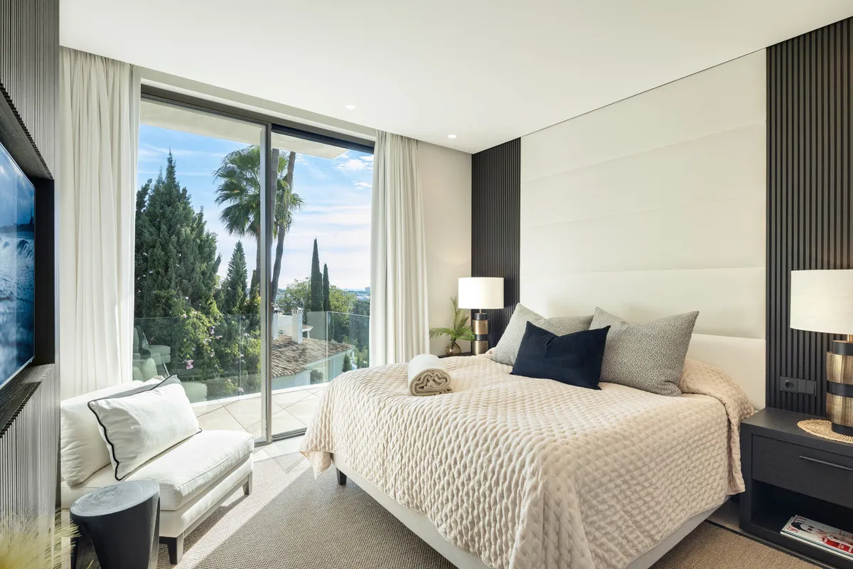 c87b9466-c560-4afa-b02b-112e6de83e53