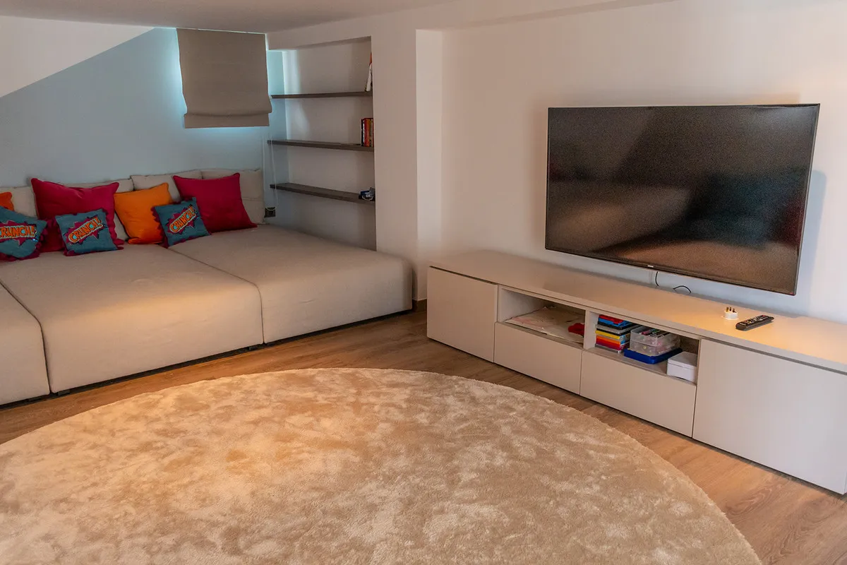 931ede90-5c1b-4fce-a4f0-55a93d6e15f7