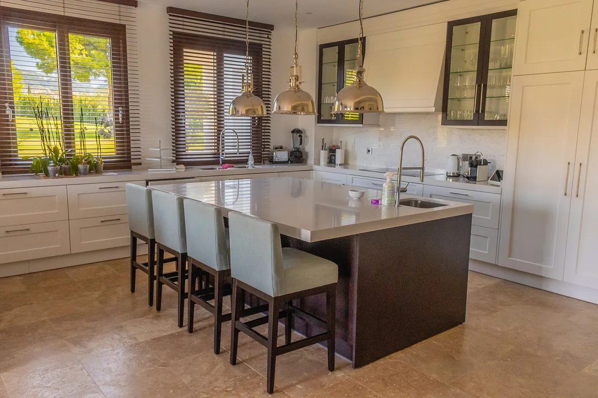 f663a8c5-7e08-4077-b40f-7749bcc08c7e