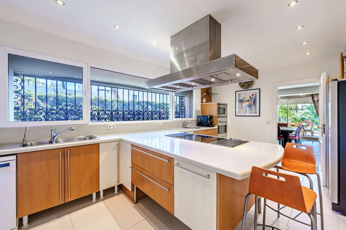 ecebf544-15b8-4541-85c4-79e049ff29b9