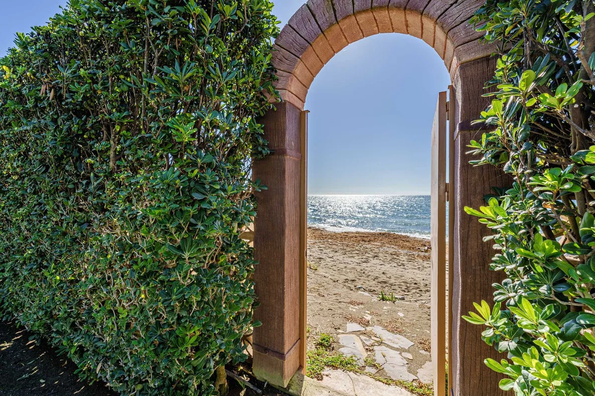 f0003025-1965-4fe2-97f6-9550ecfa2fc9