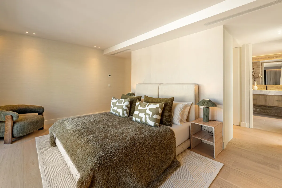 8a214cfd-454d-4cfc-80e5-998e7c745cf2