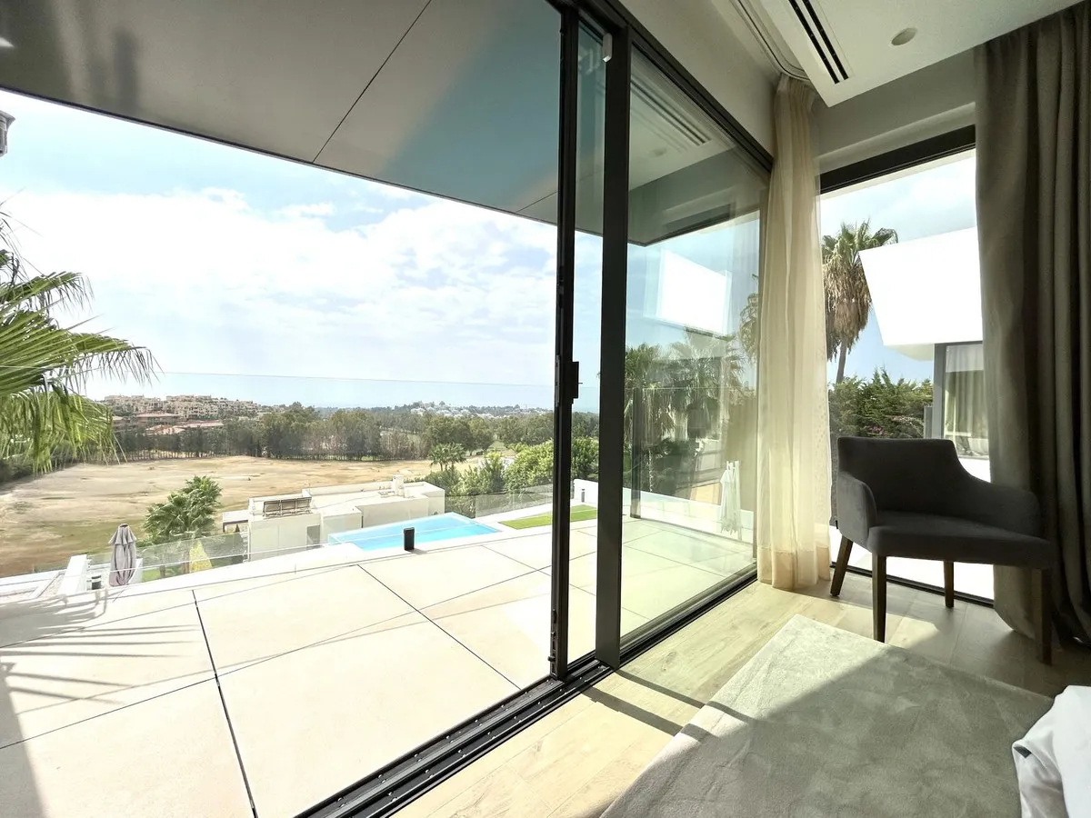 c60e1dcf-0282-48e6-89ff-738c0154dead