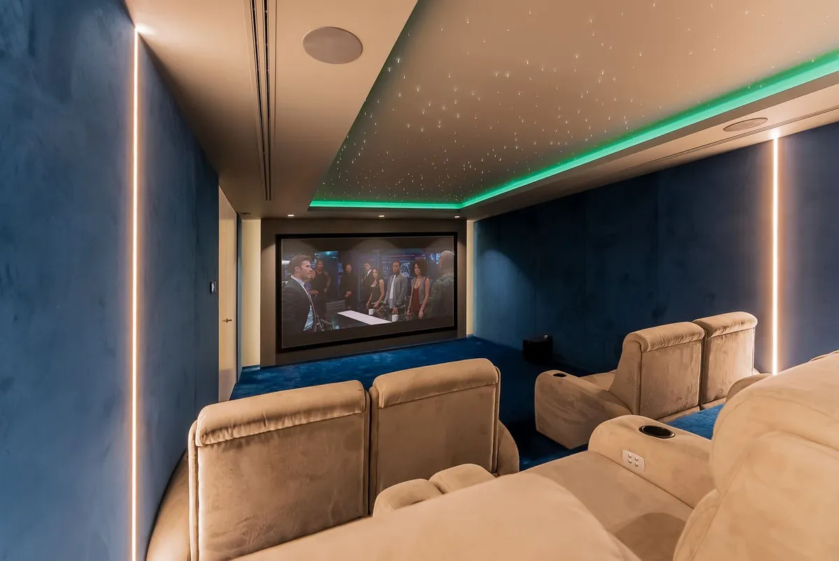 e1462b66-be35-4472-978c-2b1e97fbf73a