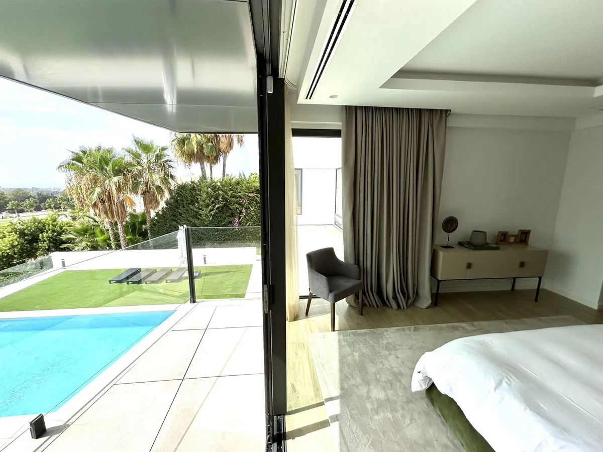 f8c96abf-525b-4c0e-a2b0-0a3d163d4049