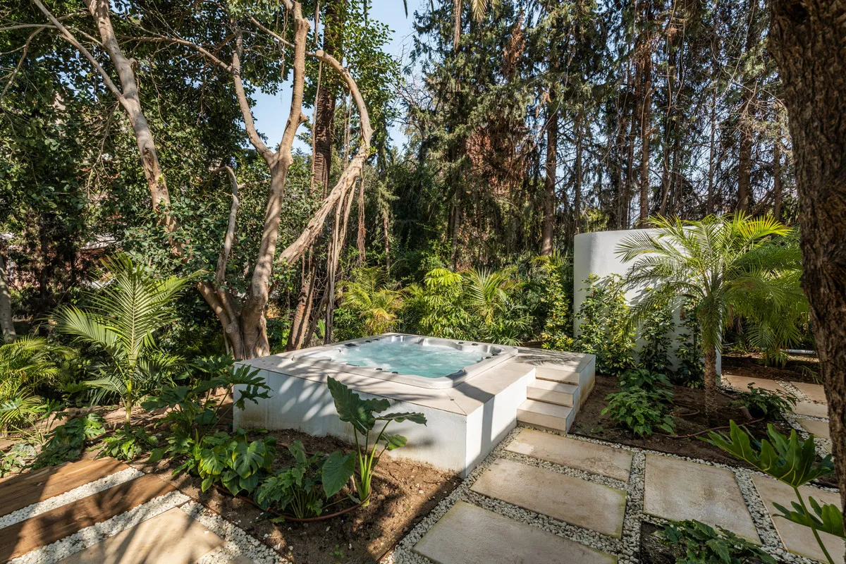 40597946-ef8b-43a9-8869-920dfc35ec3c