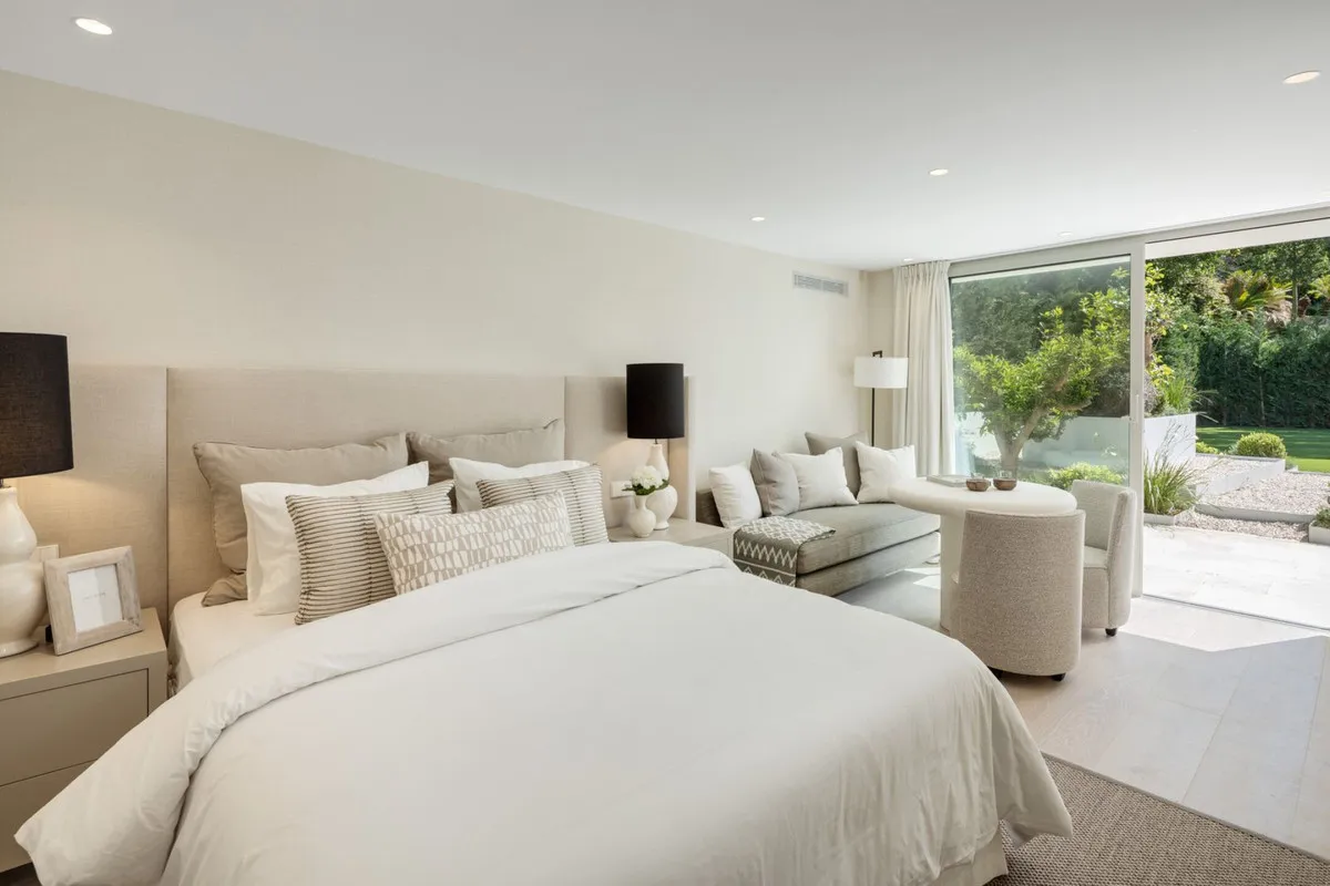 2ddeed5f-855c-426e-a31c-b08c6bd16f3d