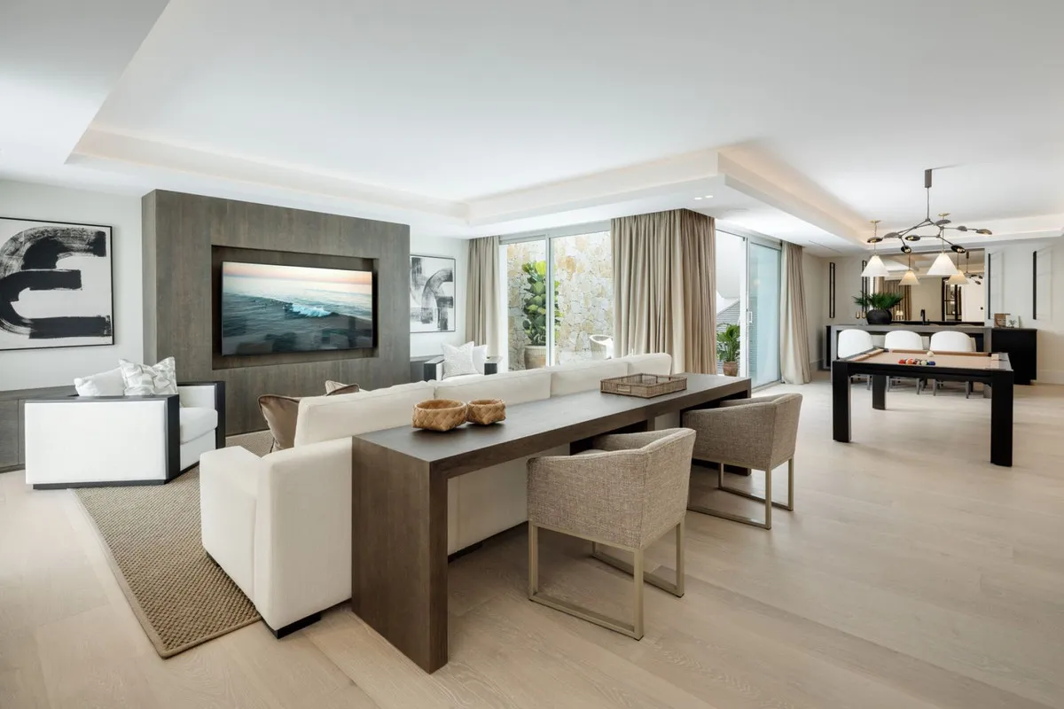 f3531585-34b2-43a2-a970-6a624eea4723