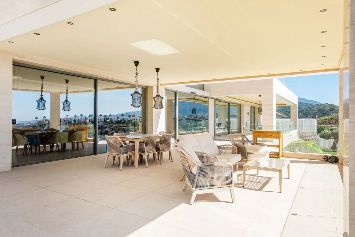 8d0bcd8f-60ea-40a9-9791-175989a718ba