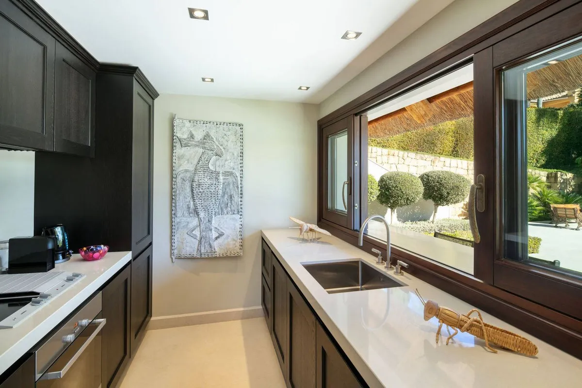 d298ad00-c84e-4d7f-af93-8f9c0b0f86d3