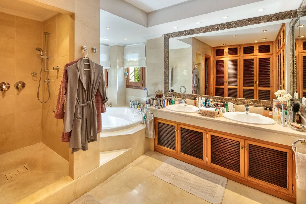 d6b86bb8-4db2-45dd-bc3a-5559ff405ec2