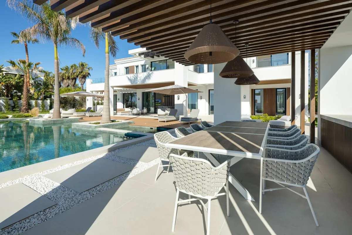 e6f0b2b9-b040-436a-a1f5-e3912264bec1