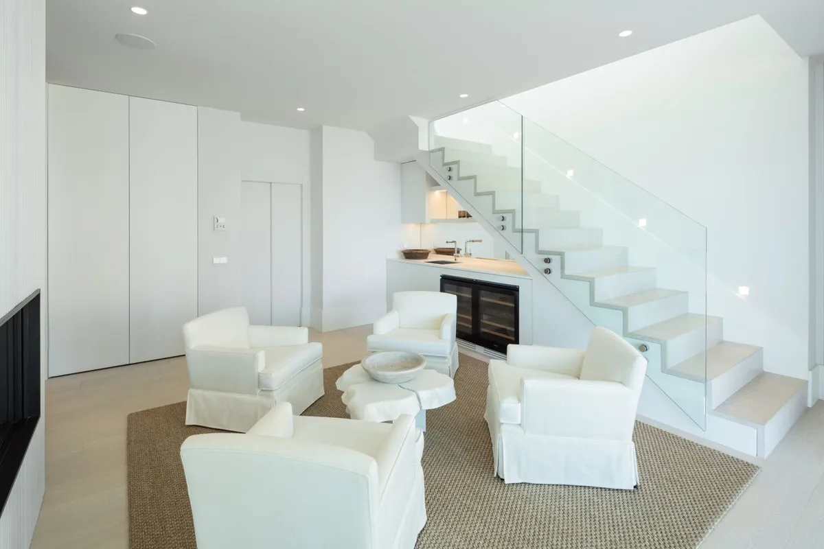 a9bb6216-2a94-4d2f-aad9-e861bac86a8d