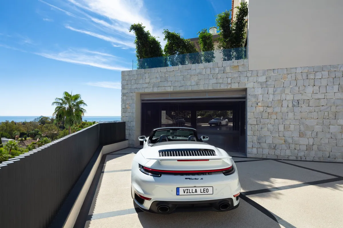 e24c1df4-b33c-4f83-88e3-9722307a3569