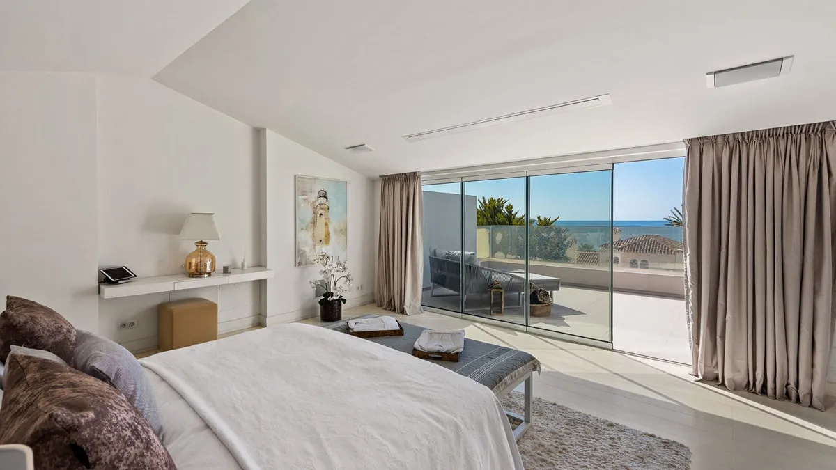 ee97ed3d-a8ec-4228-ab4c-51045422a5d0