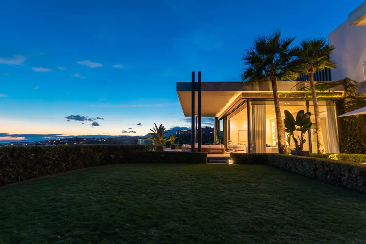 2100d8b3-b54e-4f68-aad0-8696266a8048