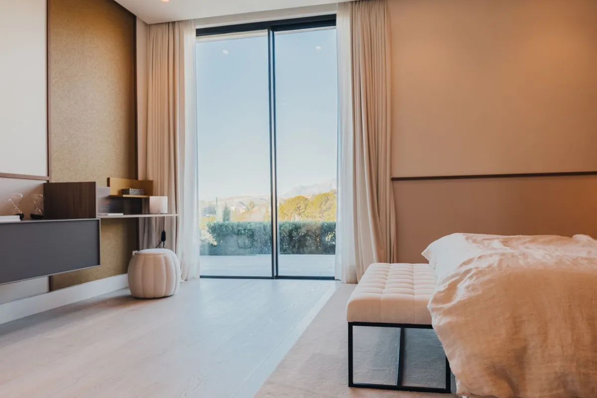 2e81fe9b-e369-41b2-862d-a56f17ff2f77