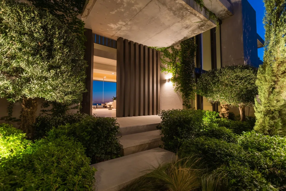 3b976e88-c492-40de-9db9-1fdef1749105