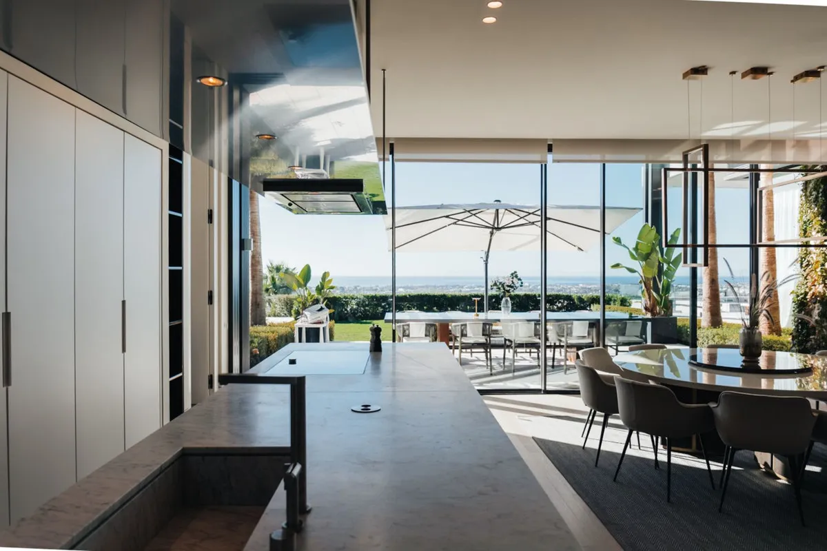 b0d10677-82ca-4f4c-8d25-93436d8f4f18