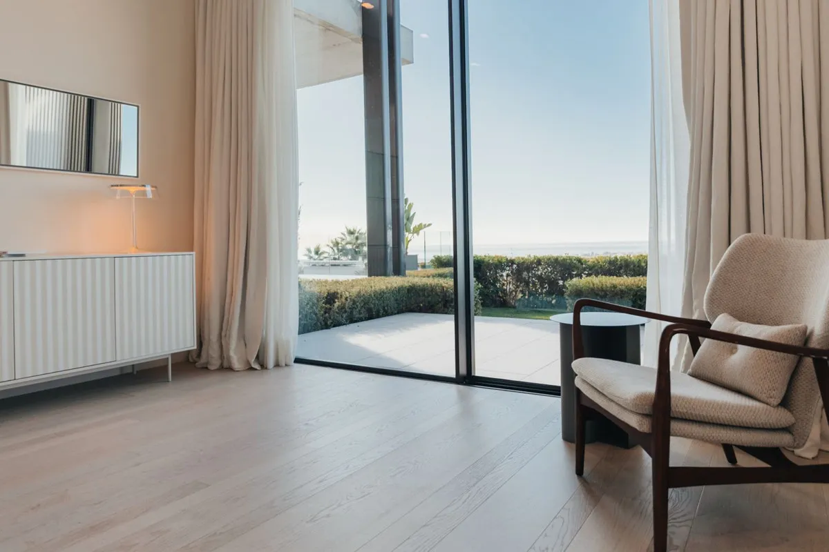 ccaccc53-aac2-44b5-98e8-48e85caf2630