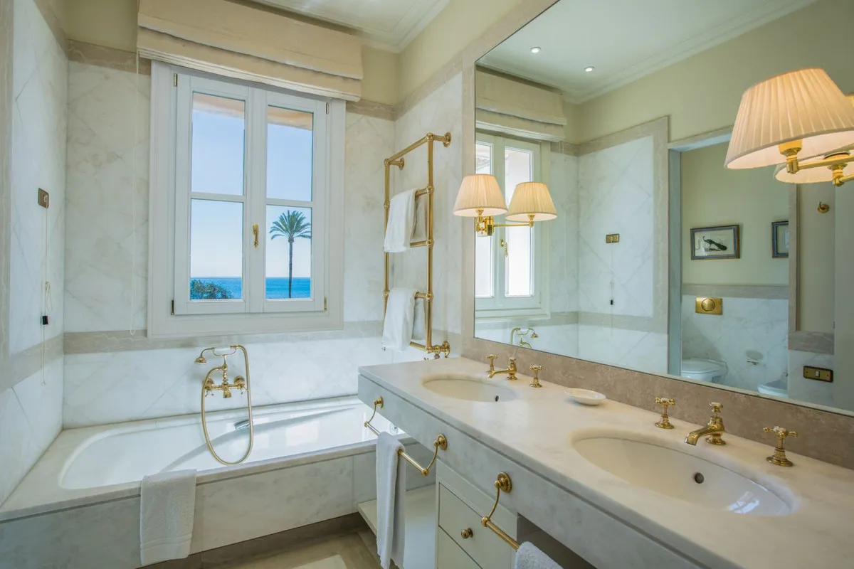 2c7b06f0-008c-43df-87a4-b8ebbfad2afa